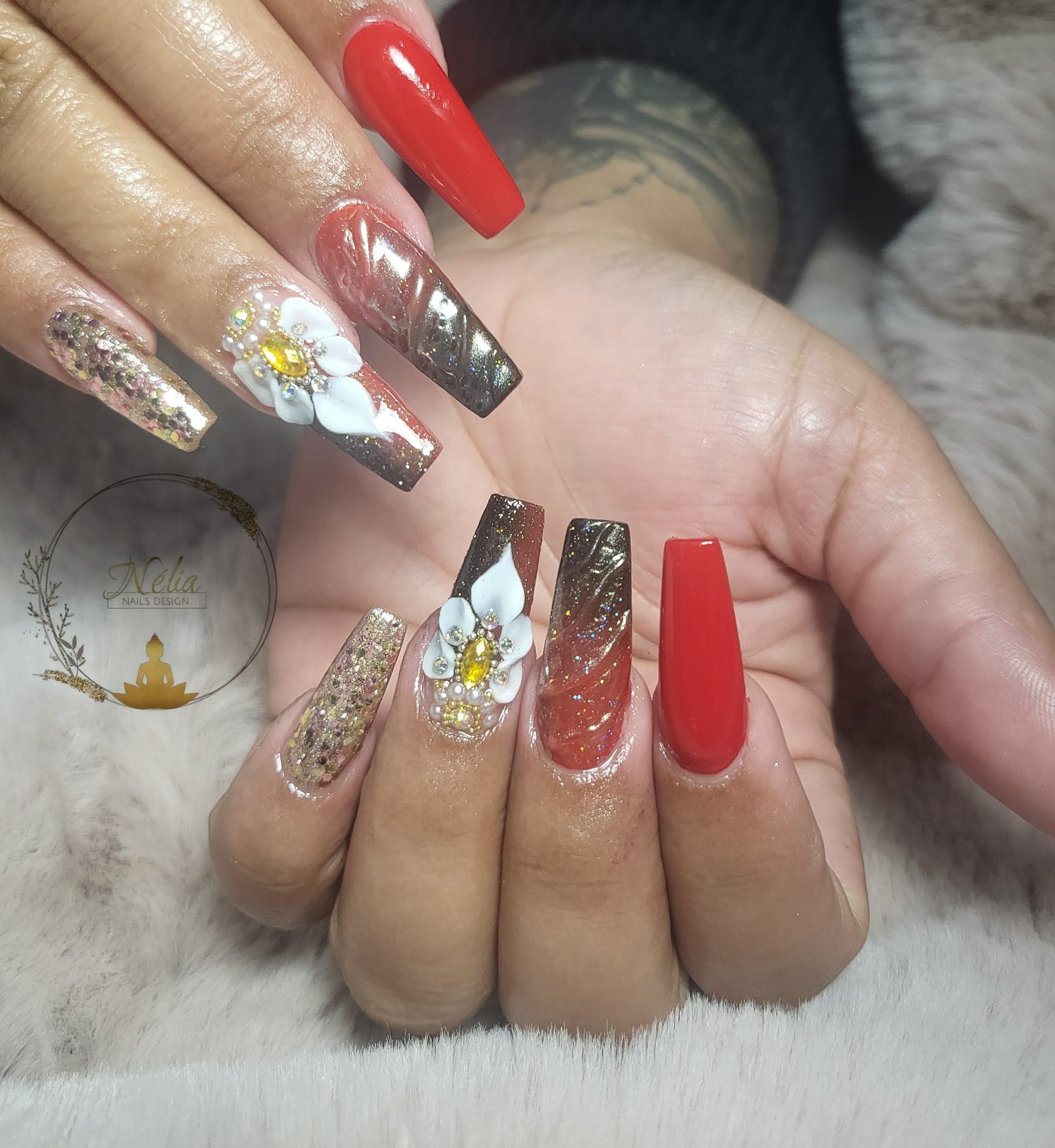 Extensions gel colorées — Nelia Beauty